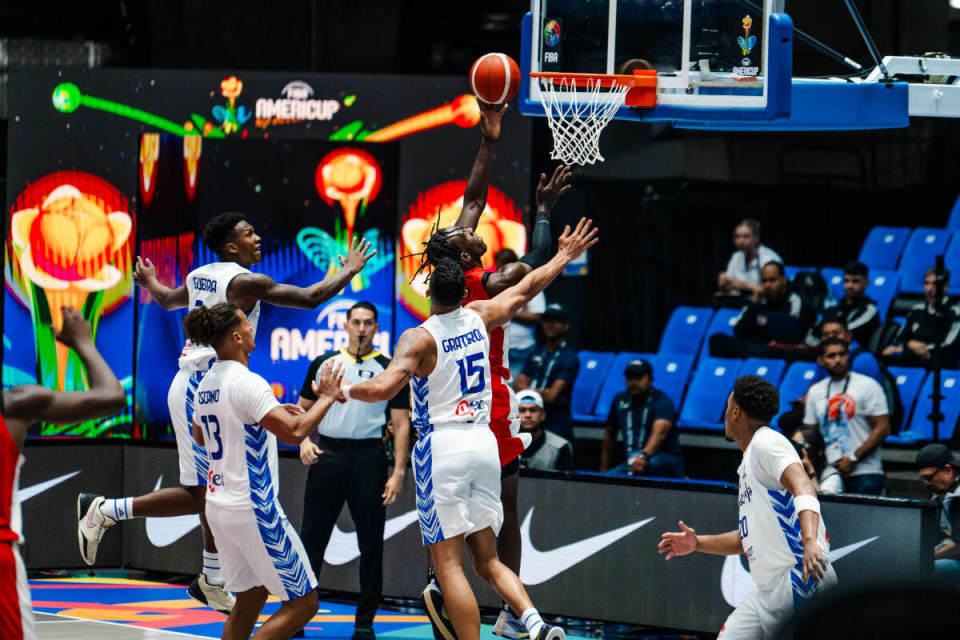 他在, 名年轻球员, 秒的出场时 他在, 名年轻球员, 秒的出场时